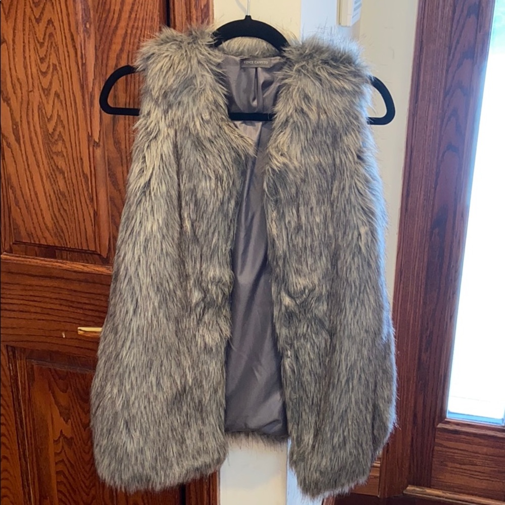 Gently worn gorgeous Vince Camuto gray gray S